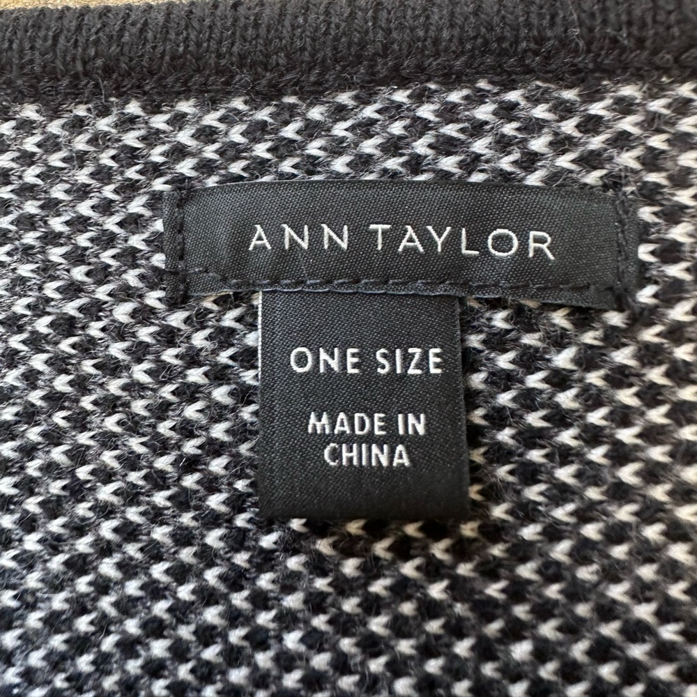 Ann Taylor Black & Gray Knit Oversized Poncho – One Size - Picture 3 of 6